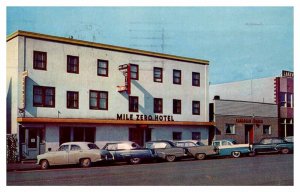 Postcard HOTEL SCENE Dawson Creek British Columbia BC AP0501