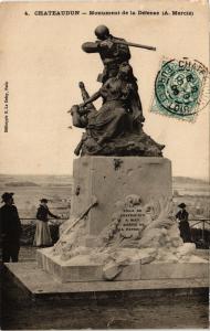 CPA CHATEAUDUN-Monument de la Defense (184448)