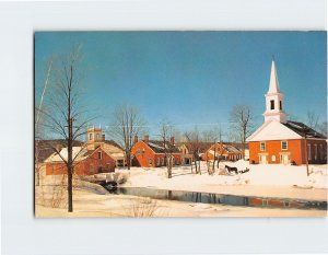 Postcard Delightful village scene in its wintry setting, New Hampshire