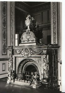 London Postcard - Lancaster House - Fireplace in The Long Gallery - Ref TZ9020