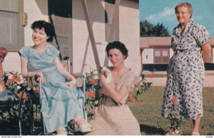 Nyla Thompson With Her Sister And Mother,1950-1960s