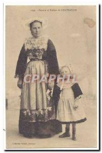 Postcard Old Woman and child of Chateaulin