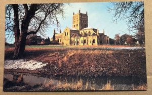 UNUSED POSTCARD - TEWKESBURY ABBEY, GLOUCESTERSHIRE, ENGLAND