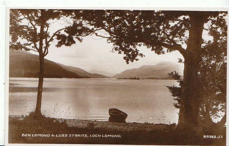 Scotland Postcard - Ben Lomond & Luss Straits - Loch Lomond - Real Photo  ZZ40