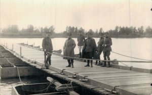 Military World War 1 Soldiers Group pier RPPC 06.77