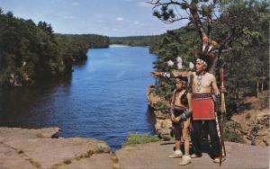 US    PC1041  INDIANS ON HIGH ROCK, WISCONSIN DELLS, WI