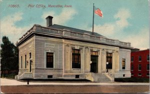 Postcard United States Post Office Building in Muscatine, Iowa