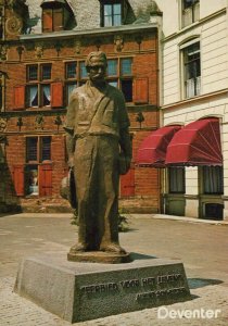 Netherlands Postcard - Sculpture / Statue in Deventer    RR8772