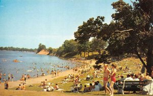 LONDON, Ontario Canada   FANSHAWE LAKE  Crowded Beach Scene  VINTAGE  Postcard