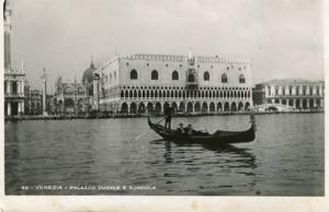 Italy - Venice, Palazzo Ducale E. Gondola   **RPPC
