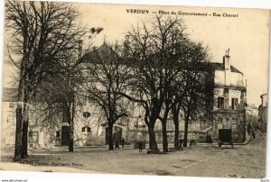 CPA VERDUN - Place du Gouvernement - Rue Chevert (240956)