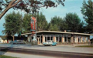 Canada, Quebec, Lanoraie, Saint Lawrence Restaurant, 50s Cars, Schermer No 28608