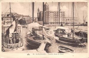 BF4373 st raphael yachts dans le port ship bateaux france
