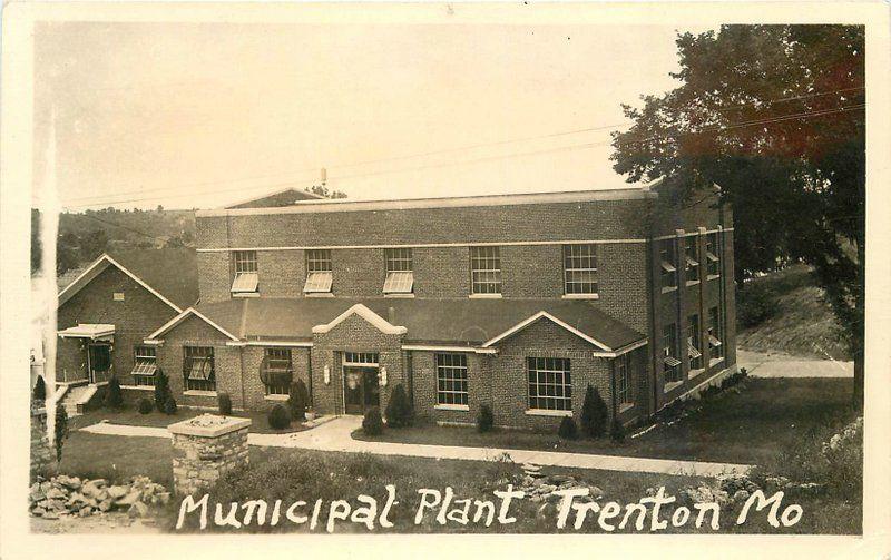 Grundy County 1940s Trenton Missouri RPPC Photo Postcard Municipal Plant 11579