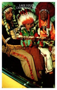 Postcard WI Cambridge - Native Americans in traditional dress