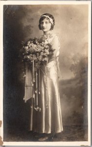 Wedding RPPC Beautiful Bride with Large Bouquet c1920s Studio Photo Postcard Y11