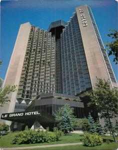 Le Grand Hotel Montreal Quebec Canada H3C 327 Postcard