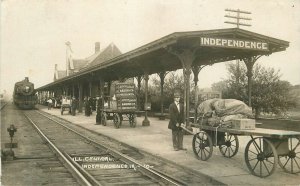 Postcard RPPC C-1910 Independence Iowa Railroad train depot occupation 23-11169