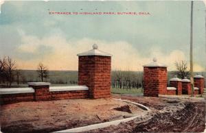 GUTHRIE OKLAHOMAENTRANCE TO HIGHLAND PARK  POSTCARD 1910s