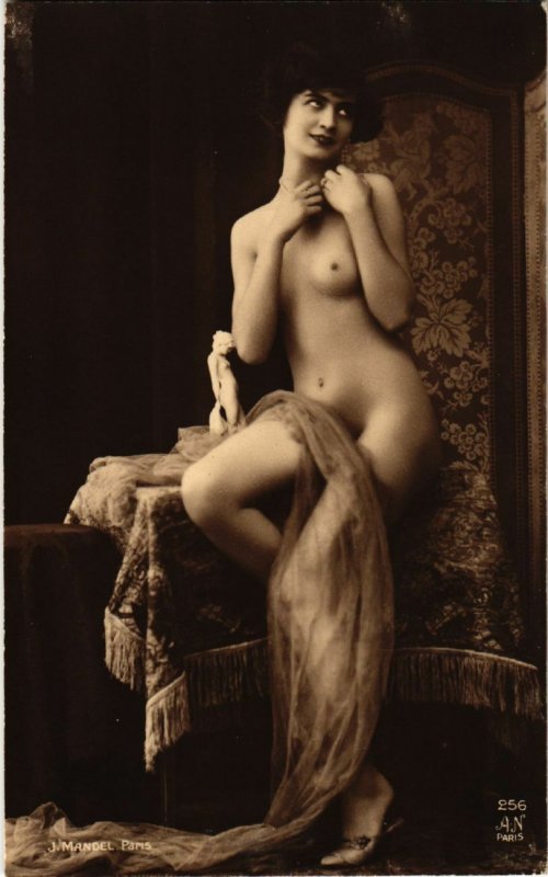 PC CPA RISQUE NUDE FEMALE, LADY POSING, VINTAGE REAL PHOTO POSTCARD (b10512)