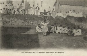 PC MADAGASCAR, DANSES D'ENFANTS MALGACHES, Vintage Postcard (b37942)