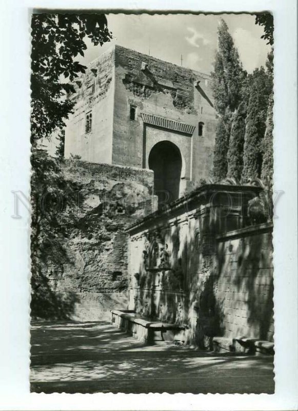 3089172 SPAIN Granada Alhambra Pilar de Carlos V y Puerta Old