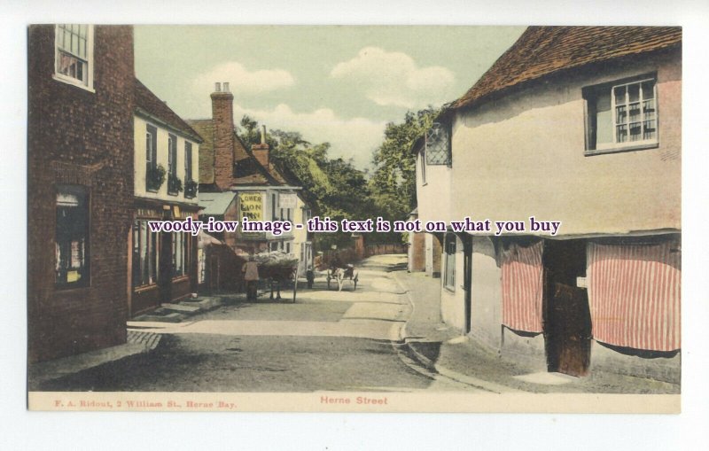 aj0316 - The Lower Red Lion Inn , Herne Street , Herne Bay , Kent - postcard