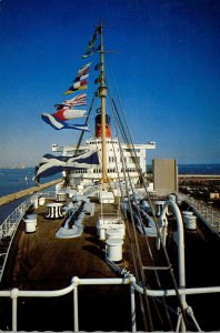 Queen Mary Spacious Bow With Colorful Flying Pennants Long Beach ...