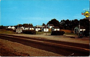 Wood's Tourist Cabins No. 1 Hwy Waldoboro Maine C1950s Vintage Postcard