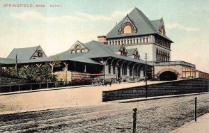 RAILWAY STATION TRAIN DEPOT SPRINGFIELD MASSACHUSETTS POSTCARD (c. 1910)