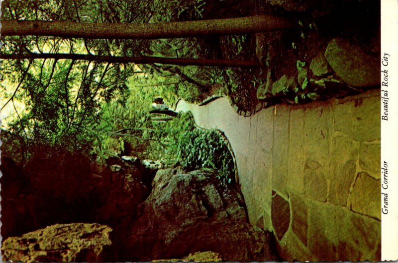 Tennessee Chattanooga Lookout Mountain Rock City Gardens Grand Corridor