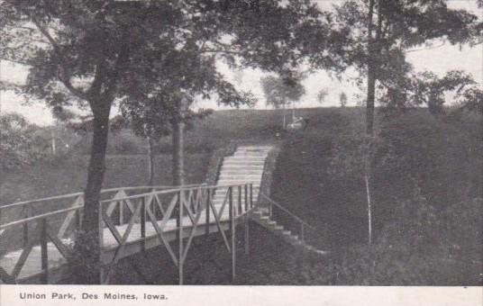 Iowa Des Moines Union Park Bridge