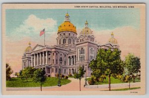 Iowa State Capitol Des Moines Postcard D30