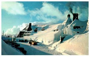 Oregon Mount Hood , Timberline Lodge , Covered in snow