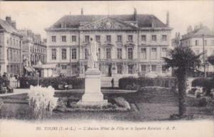 France Tours L'Ancien Hotel de Ville et le Square Rabelais