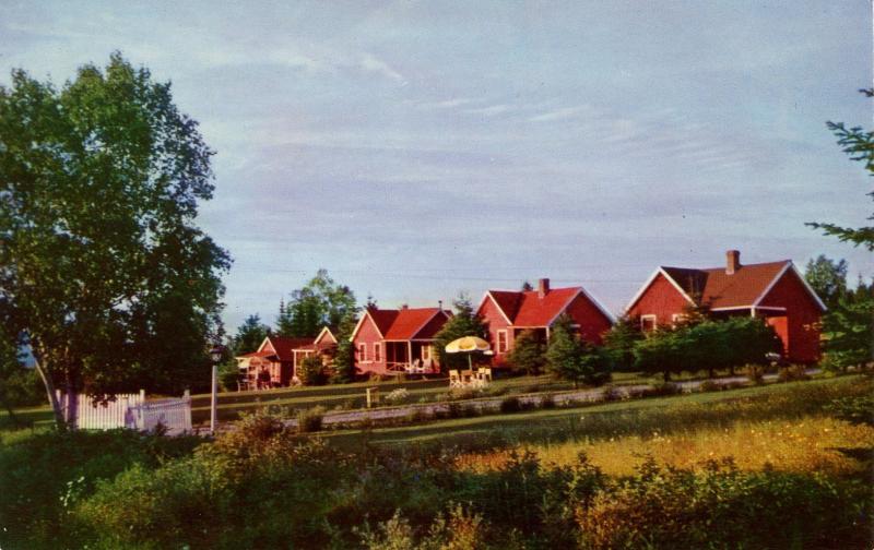 ME - Rangeley. Hillside Cottages