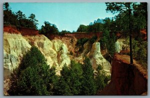 Postcard Lumpkin GA c1950s Providence Canyon Georgia’s Little Grand Canyon HW27