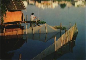 CPM Que Huong - Great Lake in Hanoi - Lake Scene VIETNAM (1068951)