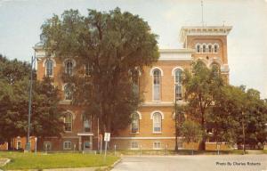 Hillsboro Illinois Montgomery Court House Street View Vintage Postcard K59551 