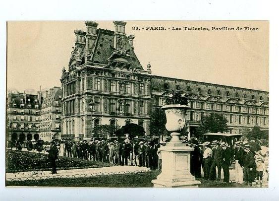 131537 FRANCE PARIS Les Tuieries Vintage postcard