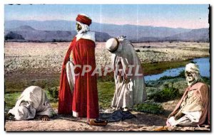 Postcard Modern Algeria Scenes types North Africa 8044 prayer in the desert