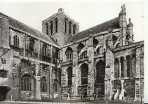 Hampshire Postcard - Winchester Cathedral - From The South-East - RP  Ref TZ5107
