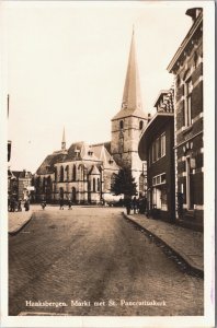 Netherlands Haaksbergen Markt met St Pancratiuskerk Vintage RPPC 09.52