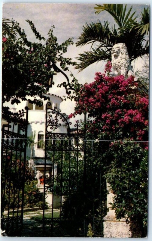 Posted - Entrance to Romantic Florida Estate - USA, North America 