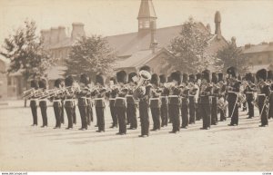 RP: LONDON , England , 00-10s ; Soldiers , Band