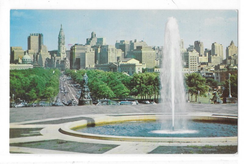 Philadelphia PA Skyline Benjamin Franklin Parkway Art Museum Fountain Postcard