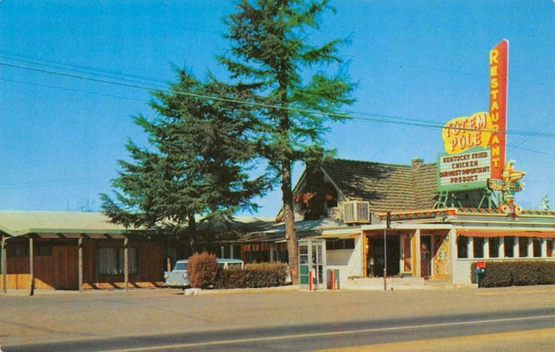 TOTEM POLE RESTAURANT Roadside Vancouver WA Fried Chicken 1950s Vintage Postcard