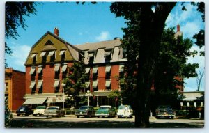 BRANDON, VT Vermont- Roadside BRANDON INN c1950s Cars Rutland County Postcard