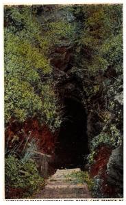 Missouri  Branson Marvel Cave,  Entrance to Grand Cathedral Room