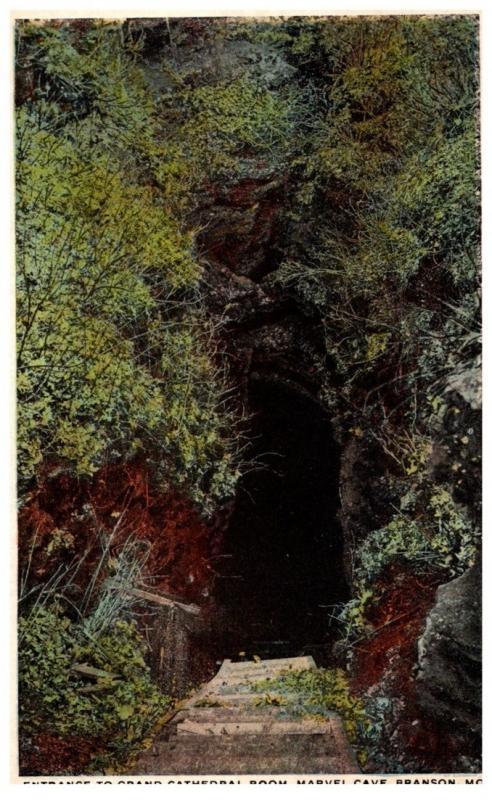 Missouri  Branson Marvel Cave,  Entrance to Grand Cathedral Room